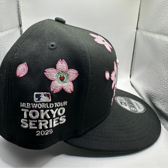 DODGERS TOKYO SERIES MURAKAMI SNAPBACK - Picture 2 of 3